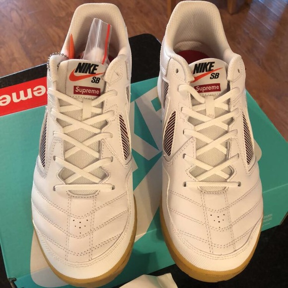 Nike SB Gatobx Supreme White Size 11 - Picture 3 of 4